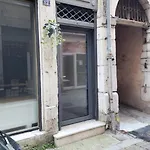 Du Cloitre 3* וינה
