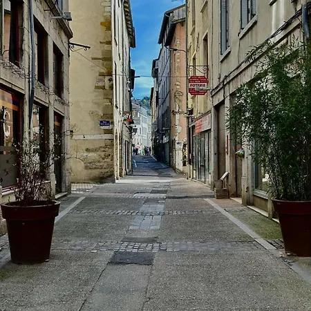 Du Cloitre * Vienne (Isere)