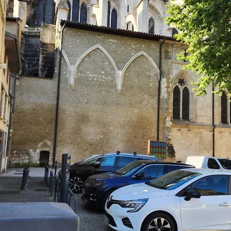 Du Cloitre 3* Vienne (Isere)